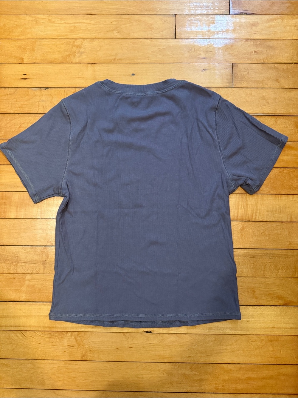 Vuori Women’s Ribbed T-Shirt - Picture 5 of 5